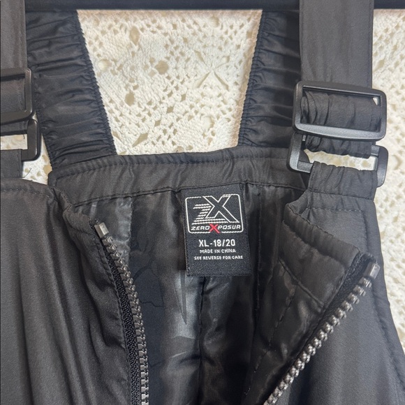 ZeroXposur Black Kids One Piece Snowsuit - Picture 2 of 9